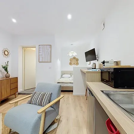 Apartment Rdc Climatise Centre Historique 26 Port A