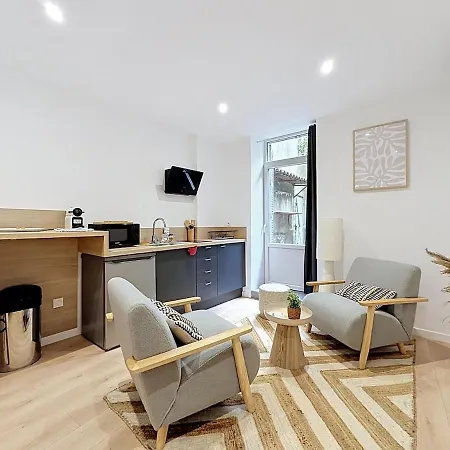 Apartment Rdc Climatise Centre Historique 26 Port A *