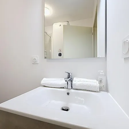 Apartment Rdc Climatise Centre Historique 26 Port A *
